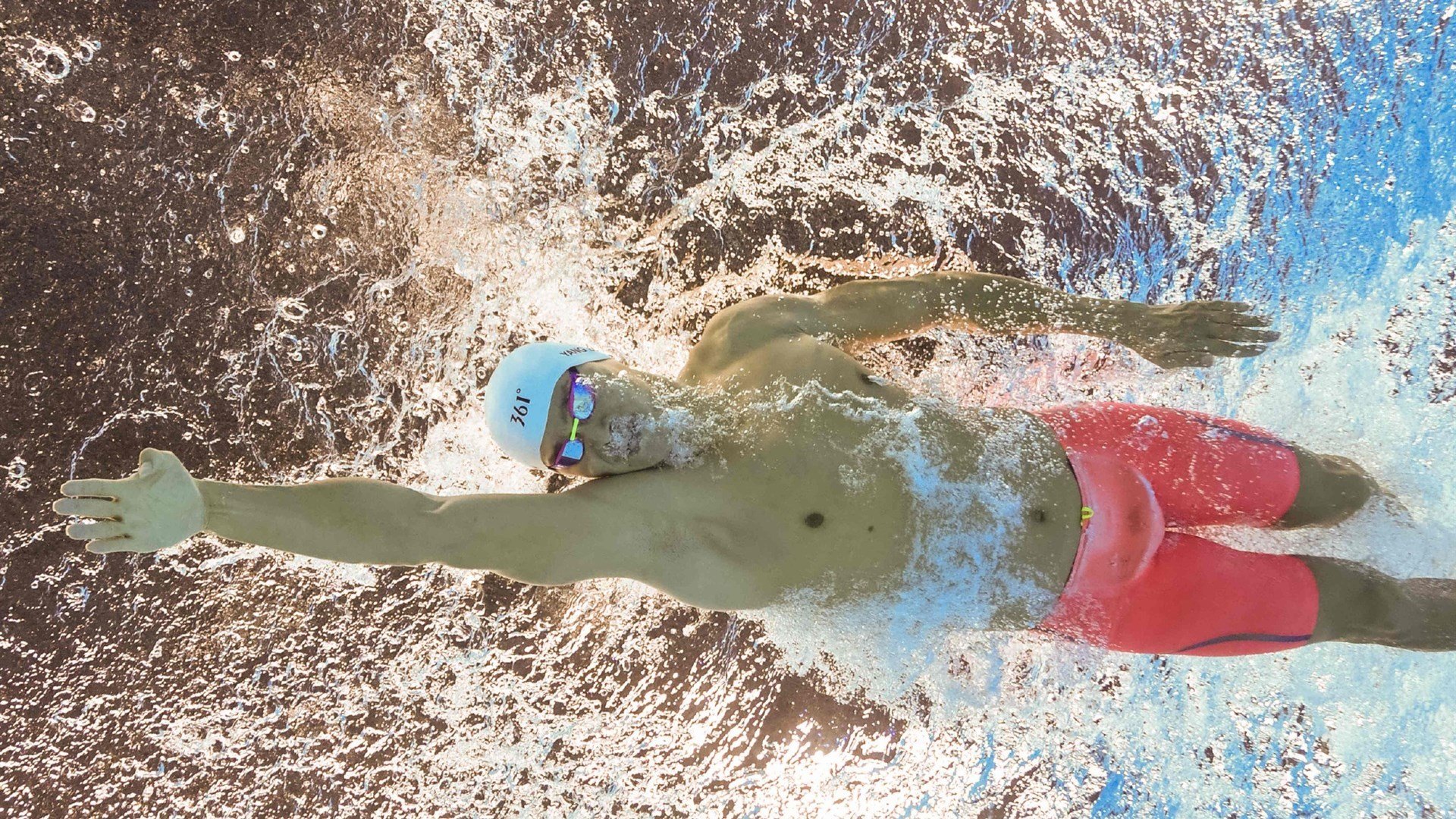 凯琳·科贝特蛙泳技术细节获高度赞赏，凯特琳与科比