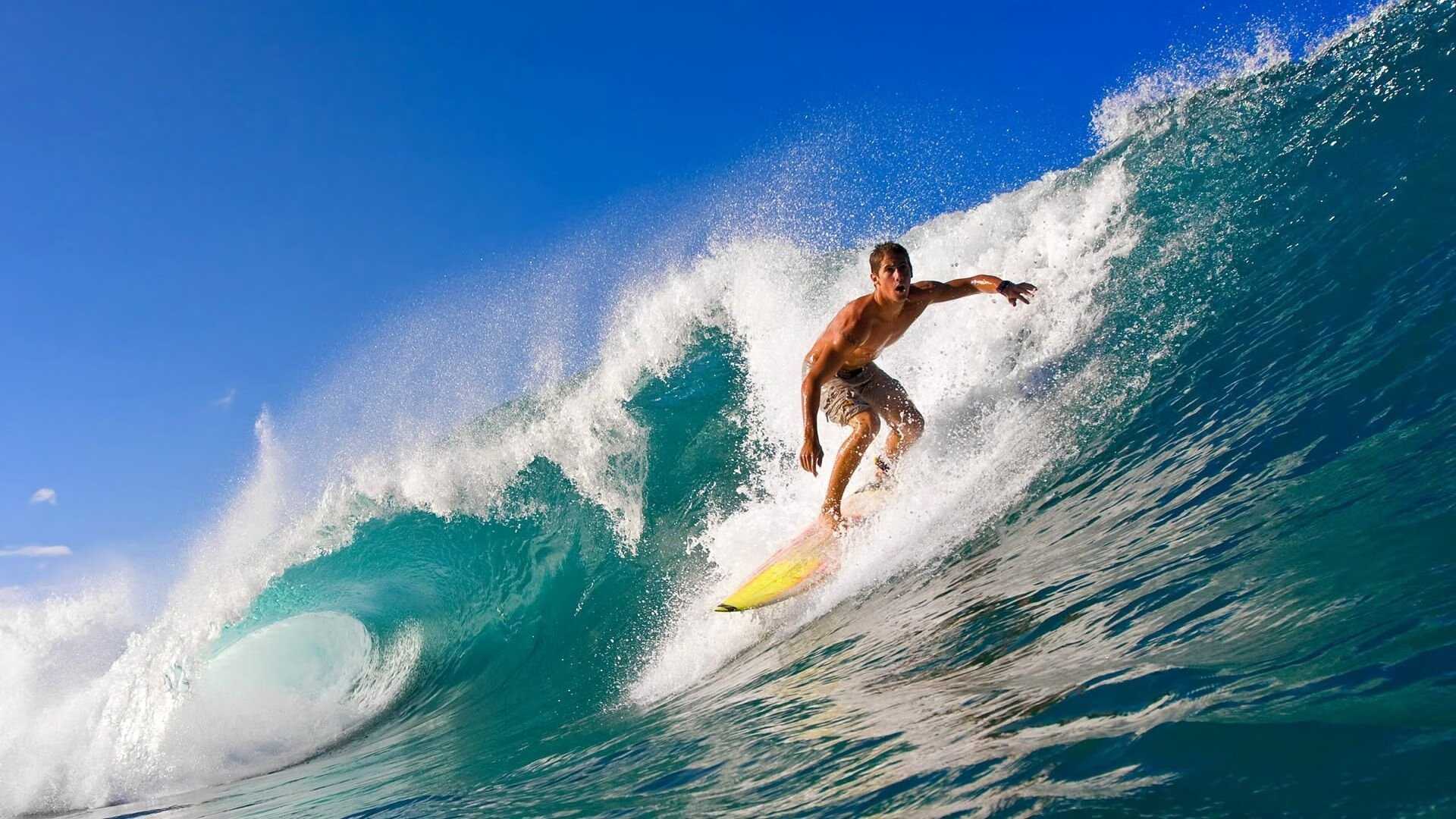 国际冰球赛：女冰中国队顽强逆转韩国，携手进入四强，中国女子冰球队比赛视频