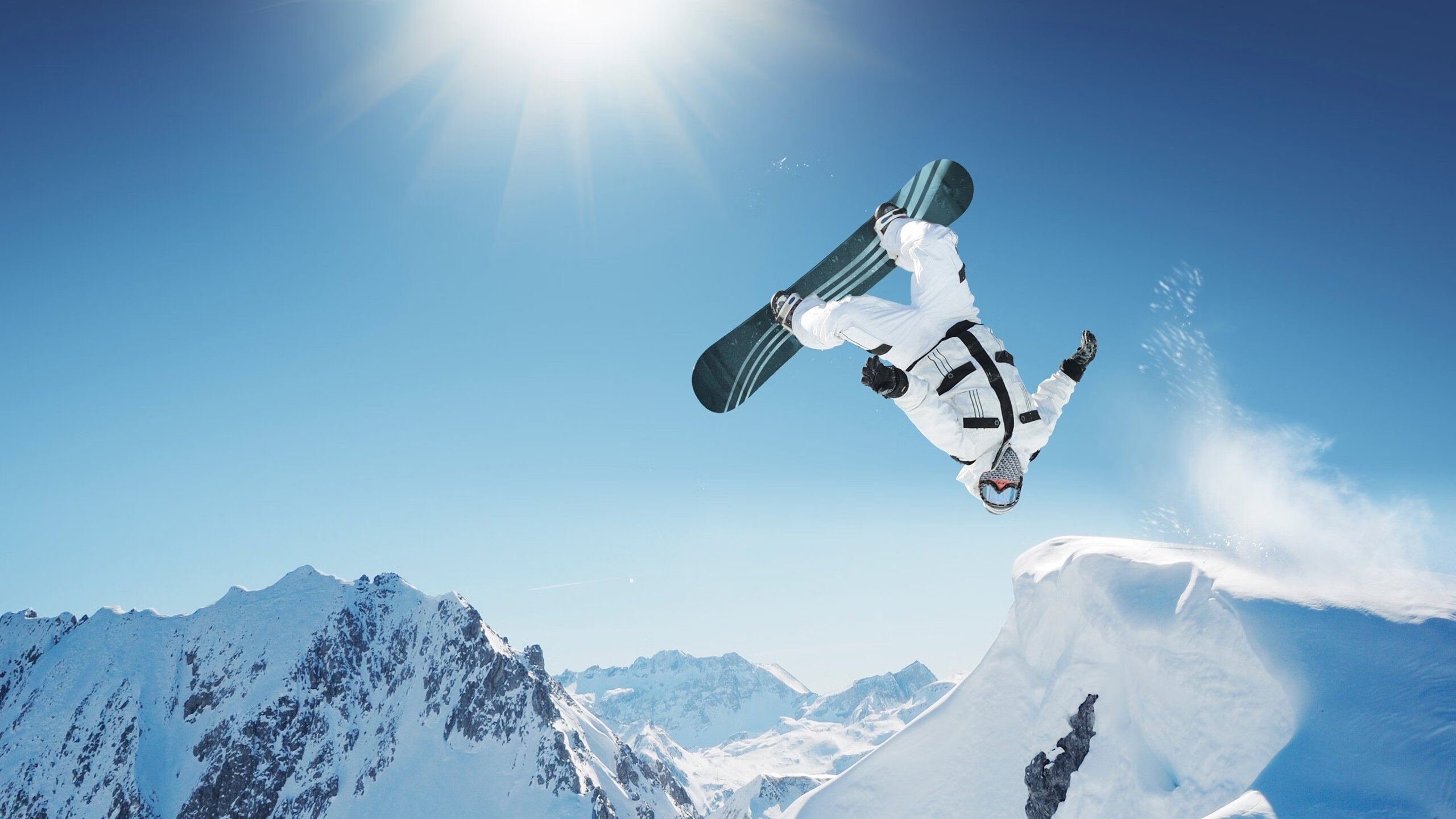 足球俱乐部与社区合作开展儿童足球启蒙活动，足球社活动趣味活动